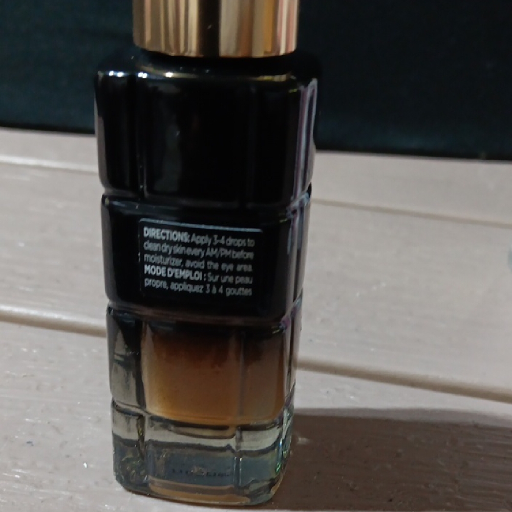 L'Oreal Midnight Serum with Black and Gold Design - Picture 2 of 3